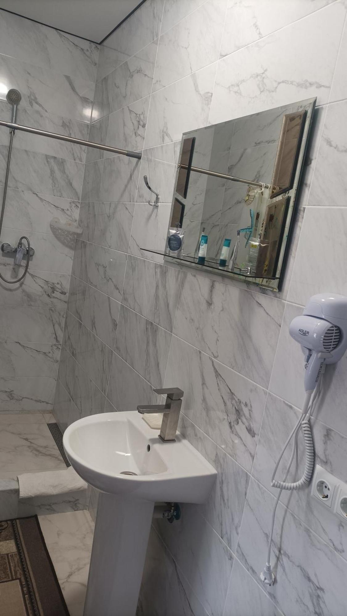 Готель Ассоль Khmelʼnytsʼkyy Exteriör bild